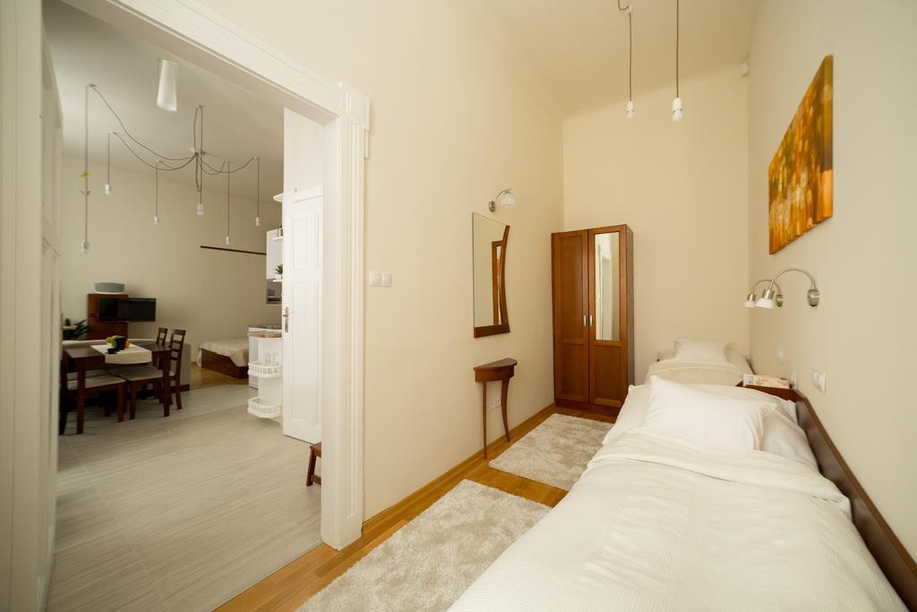 Family Buddha Apartment Budapest Exterior photo