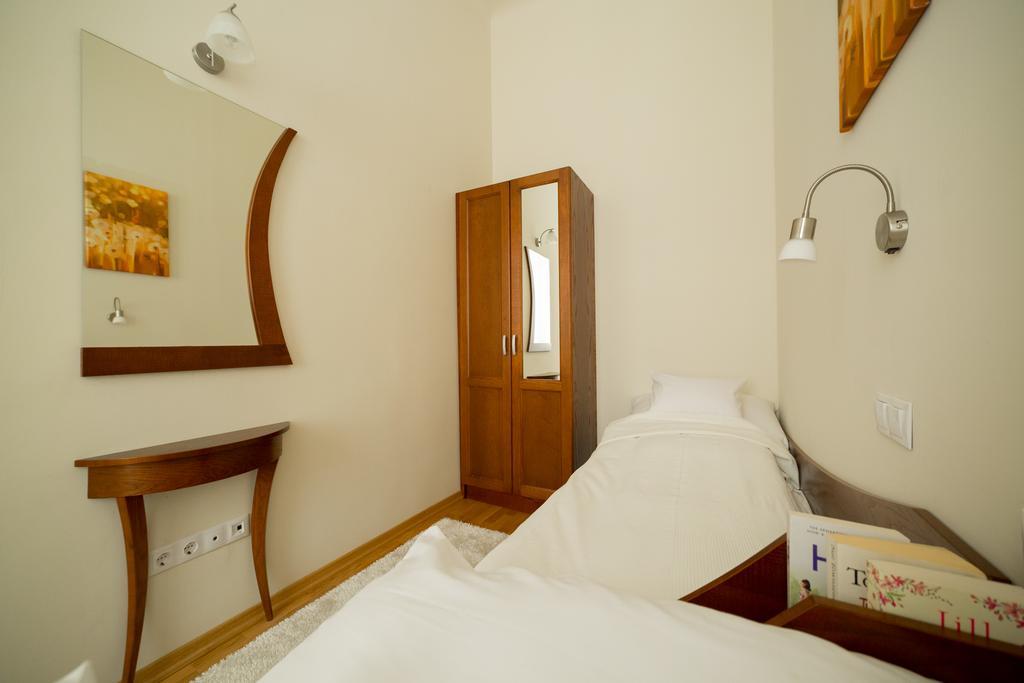 Family Buddha Apartment Budapest Exterior photo