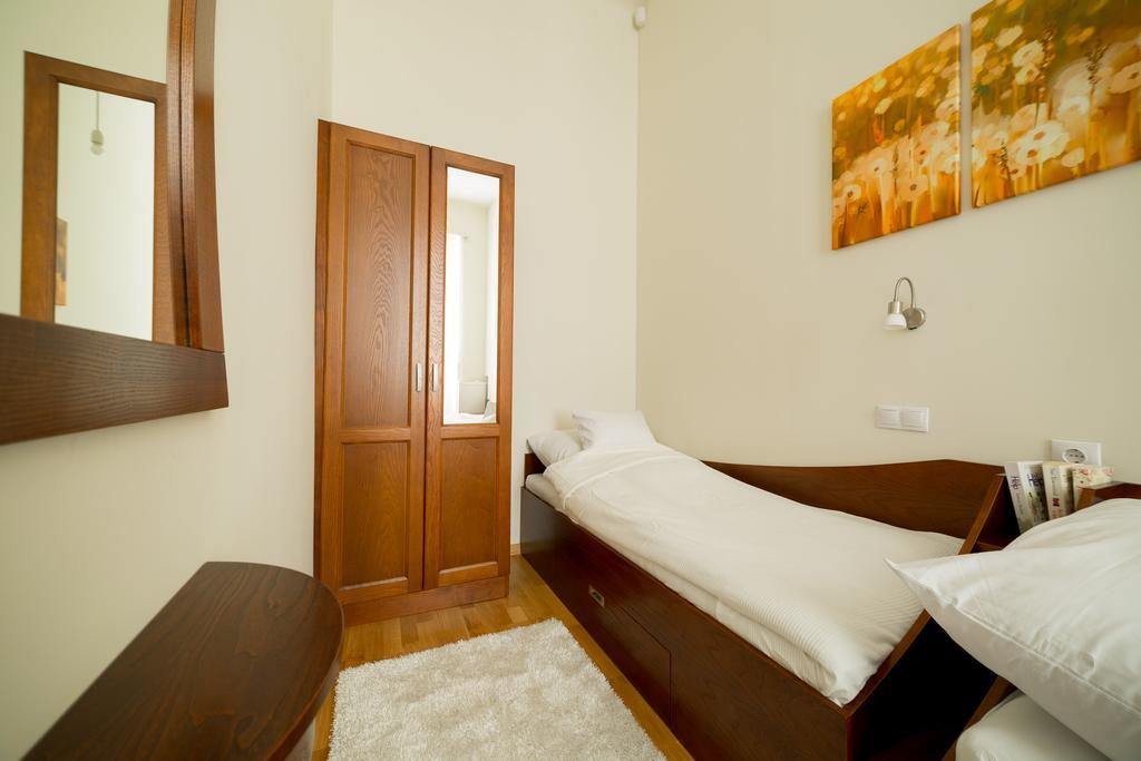 Family Buddha Apartment Budapest Exterior photo